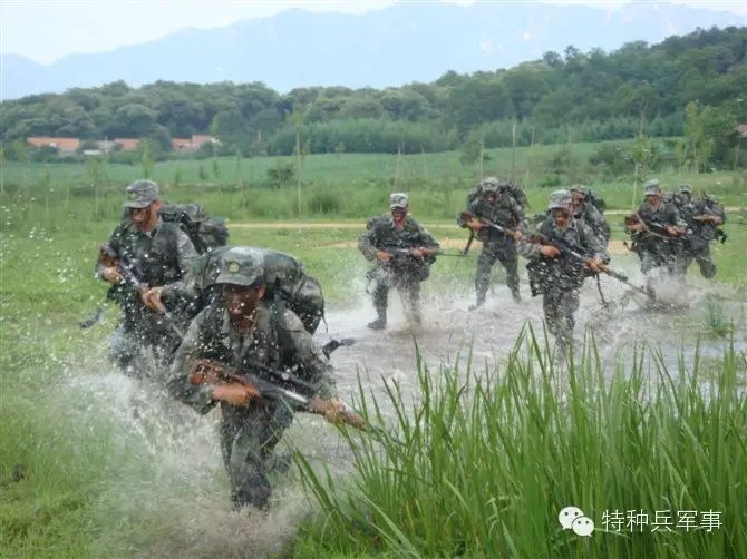 图说特种兵:第五期 参加陆航空降兵训练(米17)