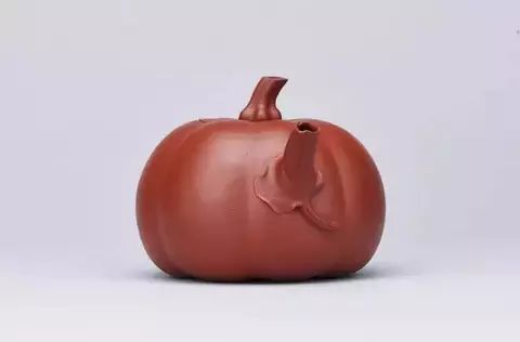 相传出自上海青帮大佬杜月笙的紫砂收藏,其实应该是其姻亲谭敬的藏品