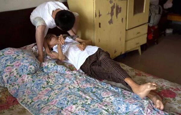 这个宁乡少年4岁会做饭，照顾病母10年，全国都为他点赞！