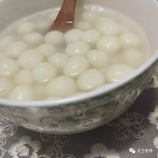 we usually eat sticky rice dumplings for the lantern festival.