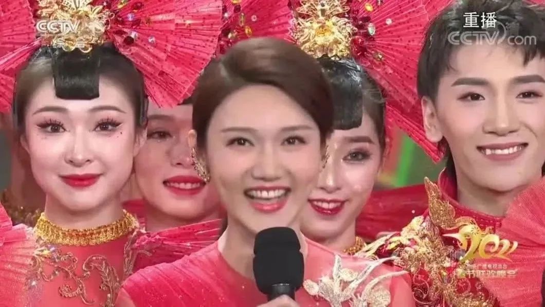 央视主持人龙洋有新身份