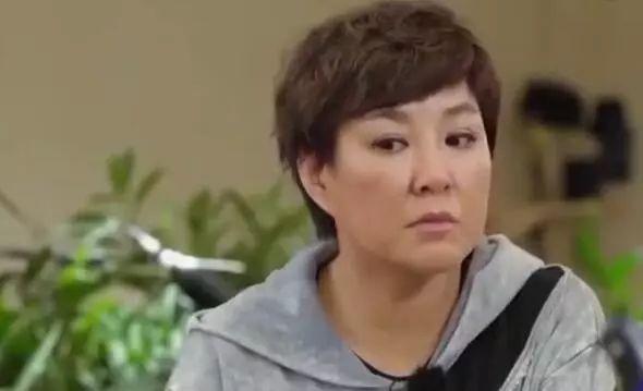 戴军强行解释节目中李静对素人摆脸色的事 并帮何穗辩驳没有推人