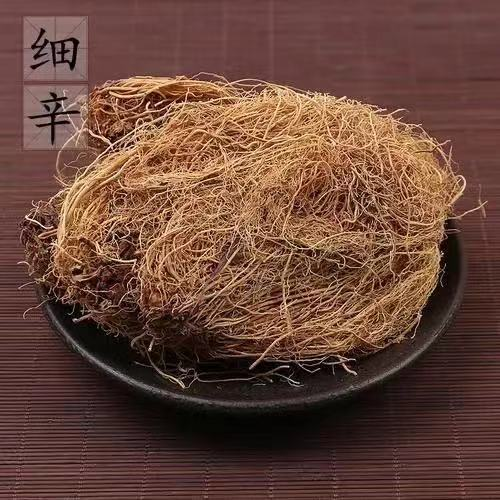 一名古方，上治面部浮肿，下治腰膝疼痛，外治怕风多汗。