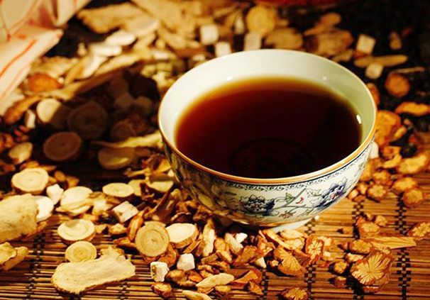 肝气不足，四肢无力，眼睛干涩，耳鸣头发白，3个方子收好！