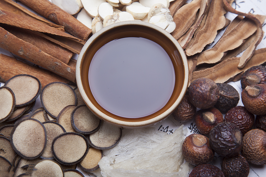 憔悴、胸闷气短、乏力？多是气血两虚，2味药泡水，让你容颜焕发。