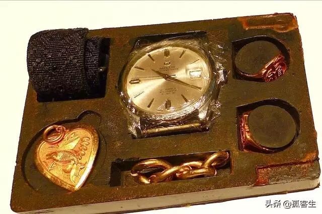 美军飞行员救生包为何还装有金币金表？