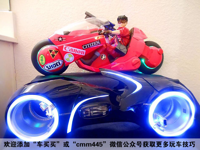 拉轰 12万美元打造AKIRA漫画机车