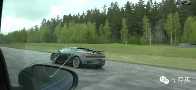 大众Golf直线加速干掉兰博基尼LP700