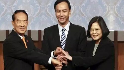 “百年老店”国民党，就是一部党建的负面教材。在大部分时间里，国民党在政治路线上充满机会主义色彩；在高层组织建设上，解决不好接班人问题和各派系的团结问题；在基层组织建设上要么抓不住群众，要么只能靠撒钱来聚点人气。