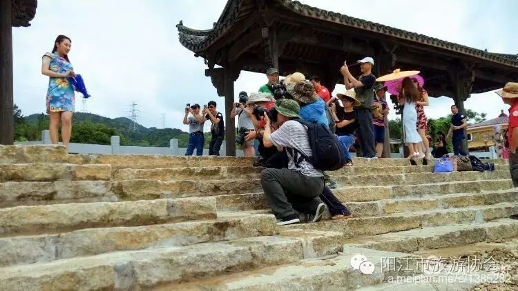 六月风光好，泉林景色美---旗袍走进恩平泉林黄金小镇旅游交流宣传推广活动