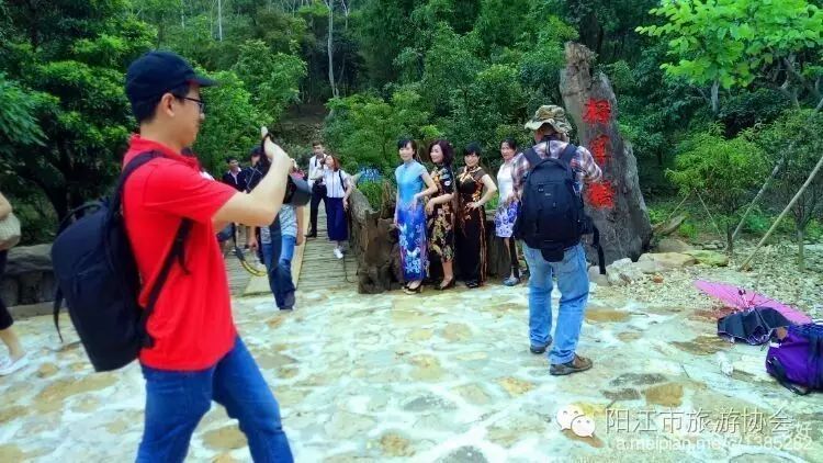 六月风光好，泉林景色美---旗袍走进恩平泉林黄金小镇旅游交流宣传推广活动