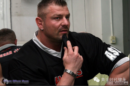 IFBB强肌肉Dalibor Hajek抵郑 拥有多个肌肉冠军的捷克勇士