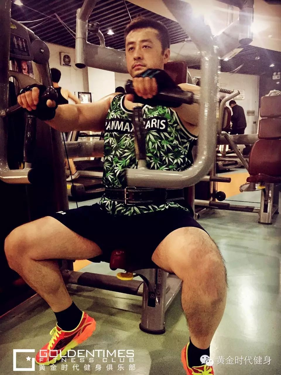 No muscle, No man.无肌肉、不男人。