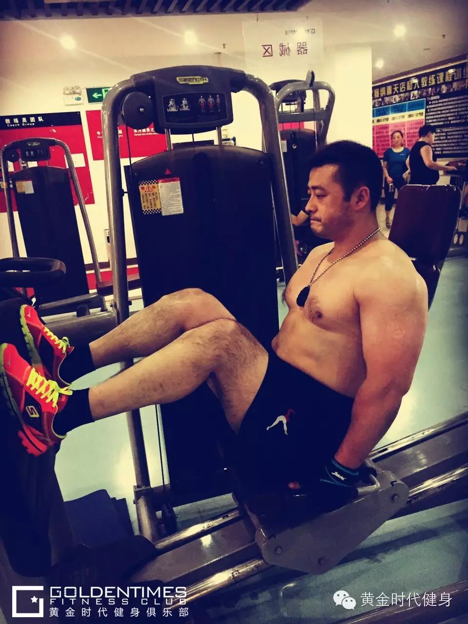 No muscle, No man.无肌肉、不男人。