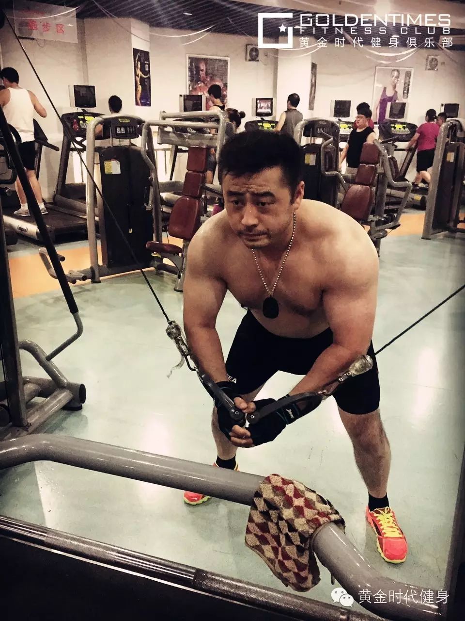No muscle, No man.无肌肉、不男人。