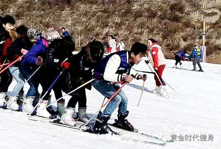 2015黄金时代健身当阳峪滑雪400人超级团狂嗨雪场！