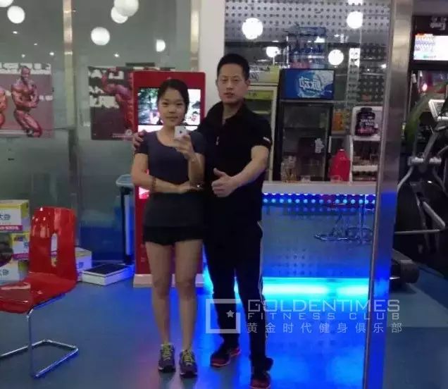 黄金时代18岁Fit Girl，川字腹肌完胜网络女神