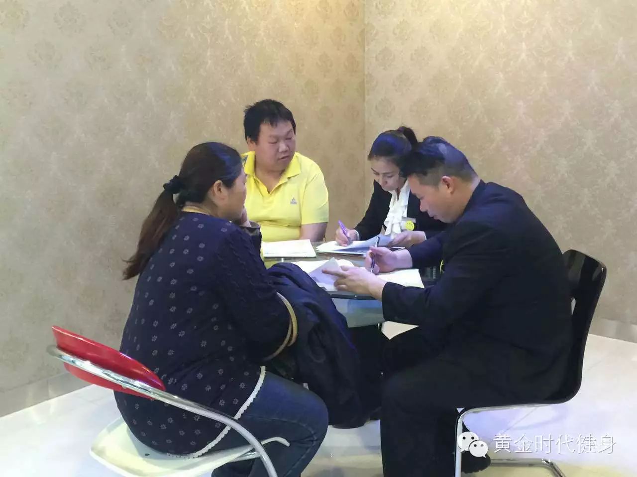 黄金时代减肥争霸赛第一波海选结束，亲们报名抓紧啦~