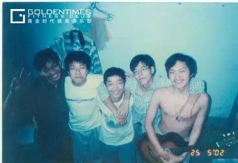 健身，让我从一个么成色的小孩转变为事业鹏飞的有志青年