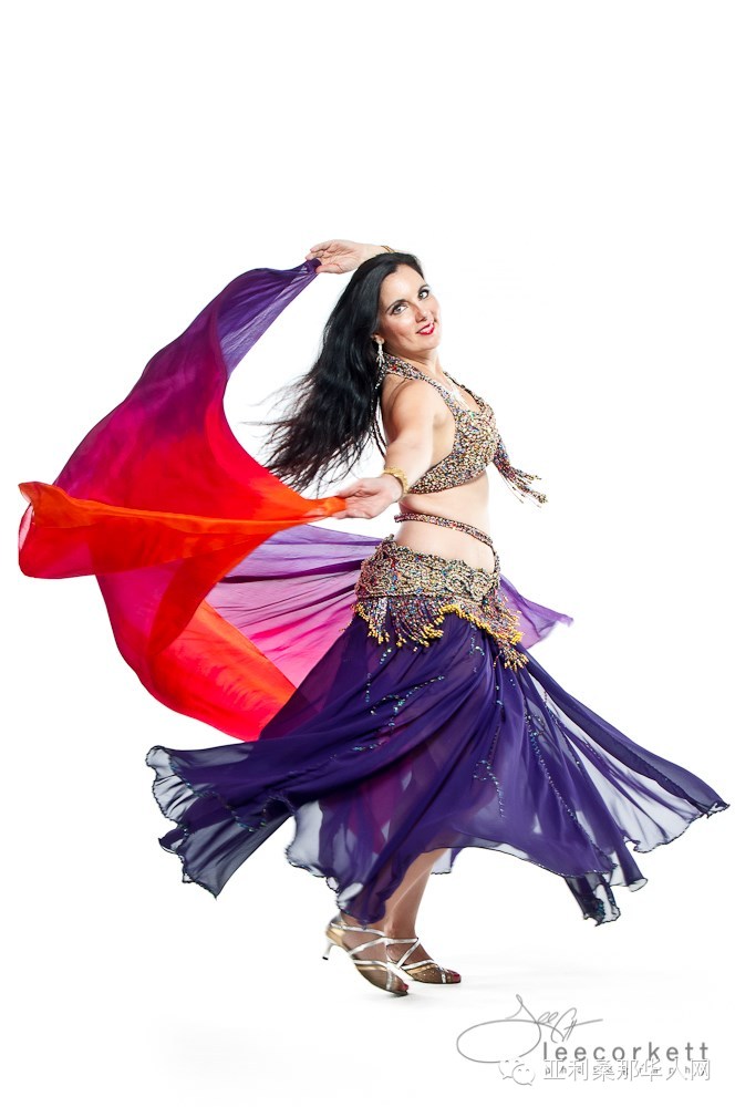 Mahin Sciacca Adult Dance Class The perfect combination of health and beauty article cover image