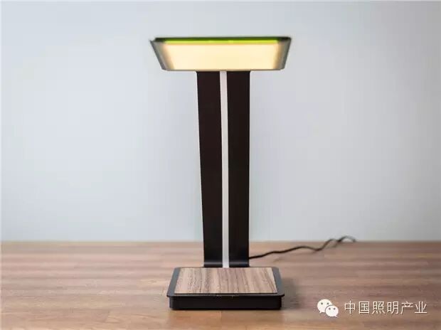 全球首款量产OLED台灯测评：夫鸡肋也