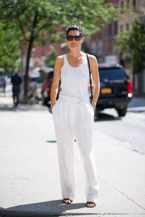 天气乱来？你管它，一件白T恤hold住整个季节！