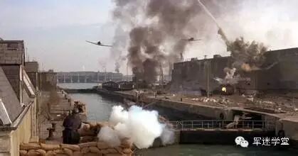 《从海底出击》（Das <wbr>Boot）