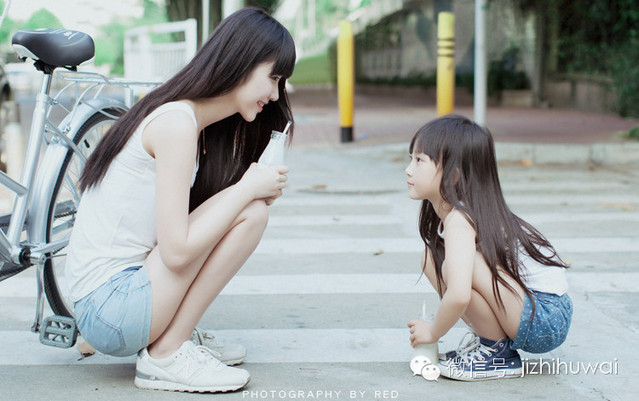妹子与小葡萄 清新脱俗萌呆你