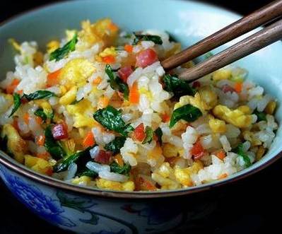 芹菜这处最营养，你却老往垃圾桶扔！补血降压疗效好892 / 作者:疾控客服 / 帖子ID:199570