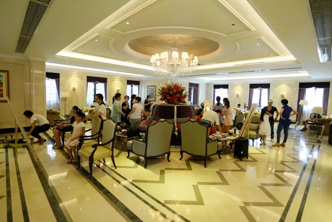 �º����»��������ۡ�| ���º������¹�԰����һ����������ʢ���º����»��