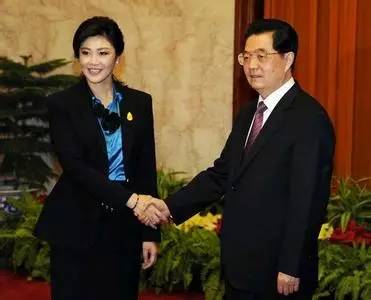 她曾是国家总理,如今却在街头卖大米...... - 超人 - xji630203525700水上人 她曾是国家总理,如今却在街头卖大米...... - 超人 - xji630203525700水上人