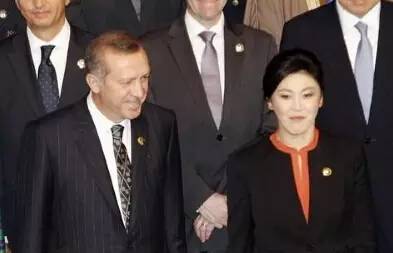 她曾是国家总理,如今却在街头卖大米...... - 超人 - xji630203525700水上人 她曾是国家总理,如今却在街头卖大米...... - 超人 - xji630203525700水上人