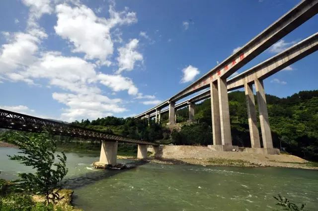 標題: 貴州都市報記者從凱里高速公路管處獲悉,期待已久的餘