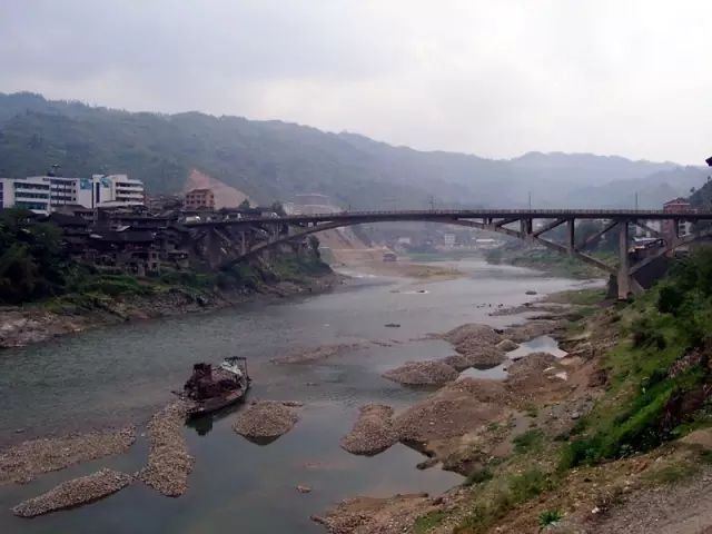 (已经远去的剑河老县城柳川原貌【局部)