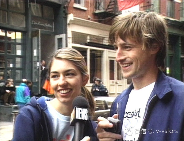 微明星网 爱情 纳兰容若 斯派克琼斯 电影 影评 她