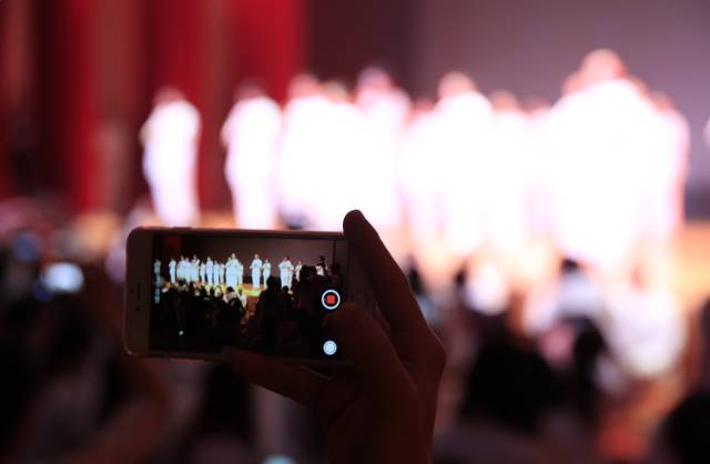 2015“瑜伽之爱”年度盛典震撼开幕，千名伽人齐聚京师，左右创始人吴振巍院长亲自颁发压轴大奖