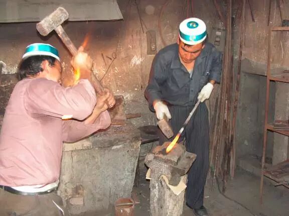 保安腰刀匠人的传承：言有宗，事有君