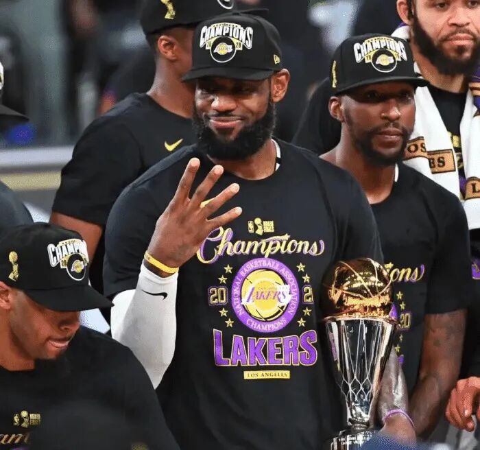 酸了！勇士冠军成员怒喷詹皇：10次总决赛仅4冠，这也叫伟大？