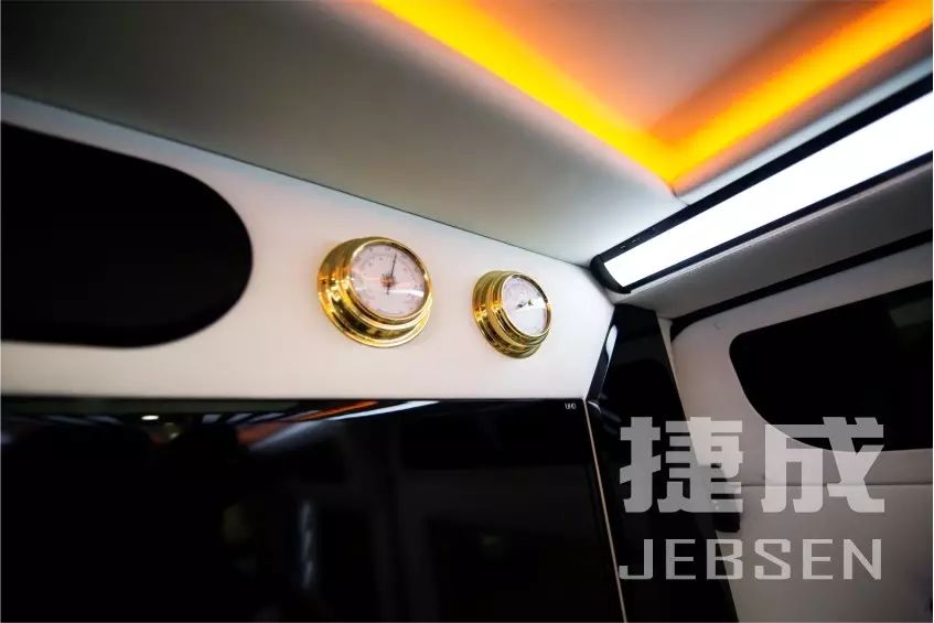 ♞ 商务车界的大白,萌系暖男【梅赛德斯奔驰凌特】暖暖哒,很贴心 ♞ 商务车界的大白,萌系暖男【梅赛德斯奔驰凌特】暖暖哒,很贴心