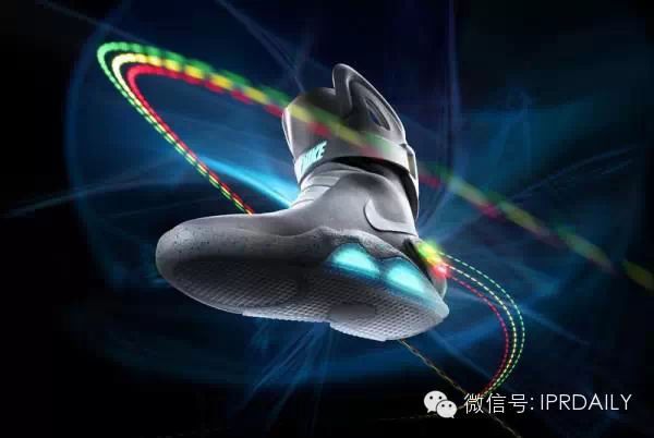 NIKE告訴你：不用手怎么系鞋帶