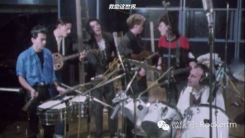 两位摇滚巨星用30年的时间，梦想改变世界、拯救贫穷