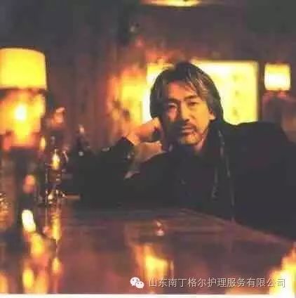 南丁格尔每日一曲:陈奕迅、张学友、谭咏麟都翻唱他,...