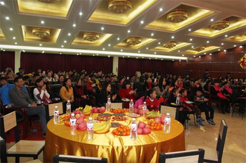 【总裁在线】张建忠和他的靓妃：见证民族的也是世界的品牌！