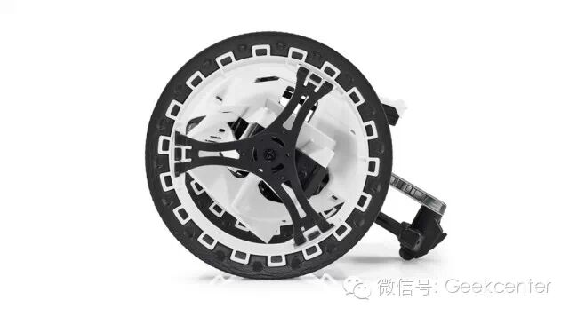 「全球酷玩精选」上蹿下跳的遥控车－Parrot Rolling Spider