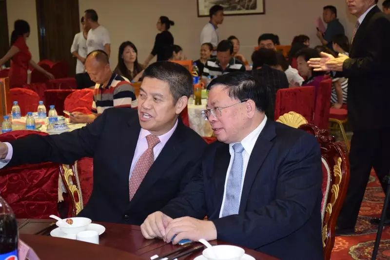 【世界银联与酩樽汇并购启动仪式暨新商业模式发布会】在上海隆重举行