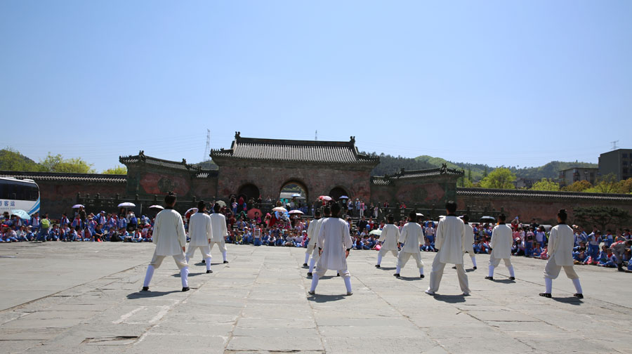 1000多名小学生来我馆体验武当太极拳