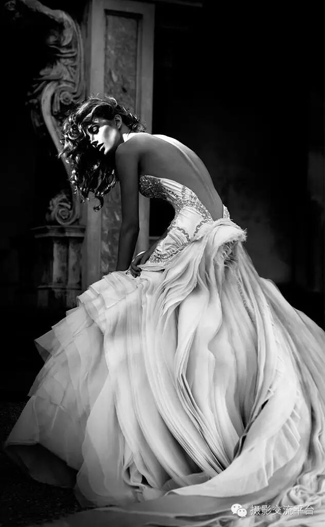 这才叫婚纱~美得我眼睛都没眨一下，大爱！