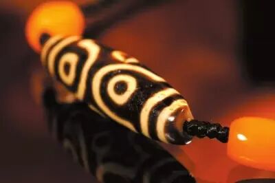 中国巨力集团执行总裁杨子将携价值亿元天珠亮相唐山冀东古玩城