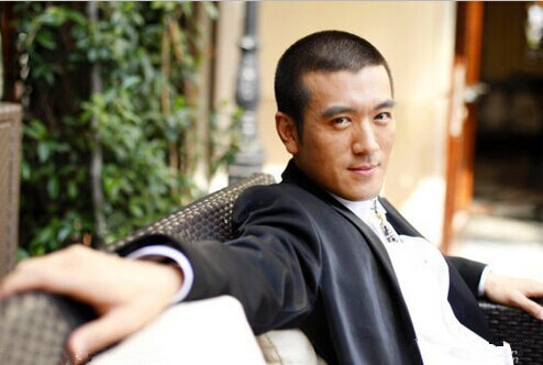 中国巨力集团执行总裁杨子将携价值亿元天珠亮相唐山冀东古玩城