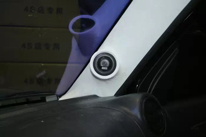 【北京沃富林】铃木古姆尼汽车音响改装德国雷动GLADEN RS165